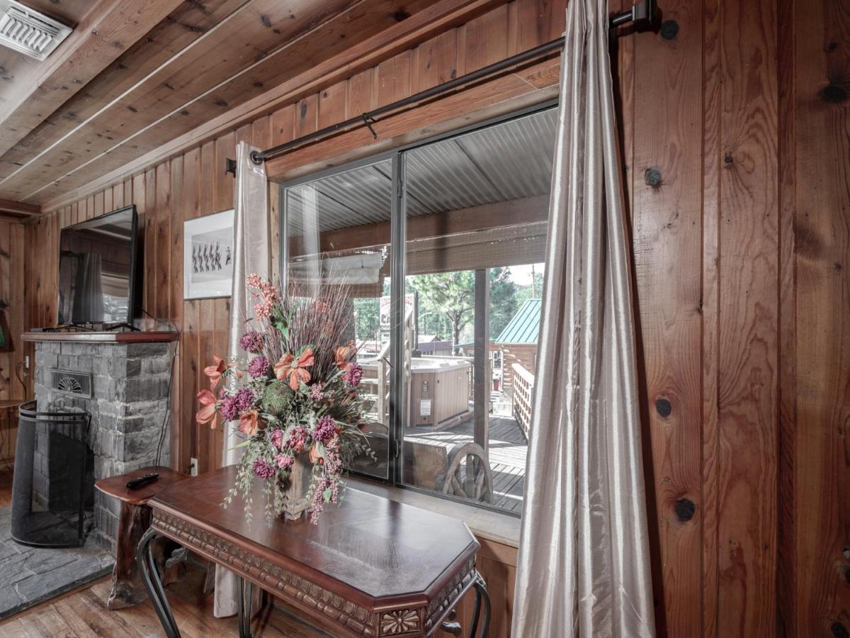 Alpine Cabin, 3 Bedrooms, Deck, Sleeps 8 Ruidoso Luaran gambar